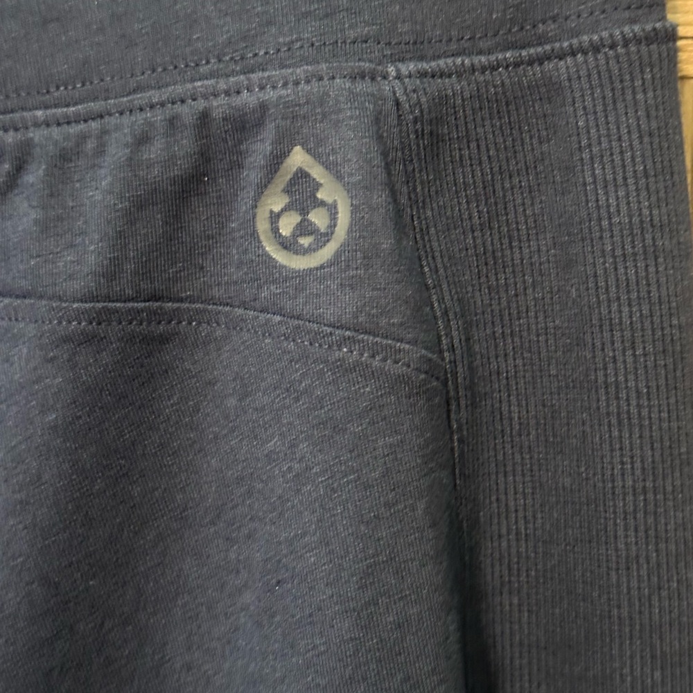 NWT Tasc Women’s Nola Pant Navy Size Medium - Picture 4 of 9